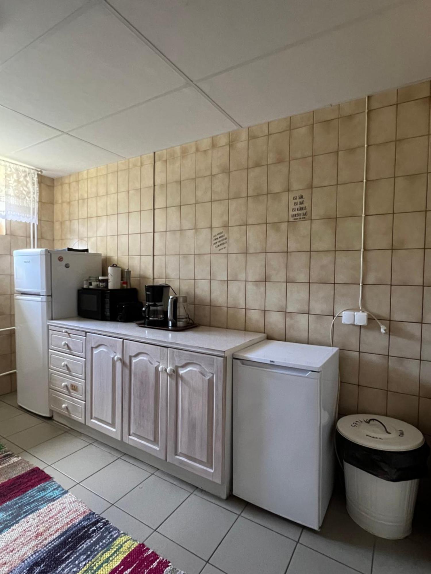 Kihnu Sadama Oeoemaja Guesthouse Lemsi Exteriör bild