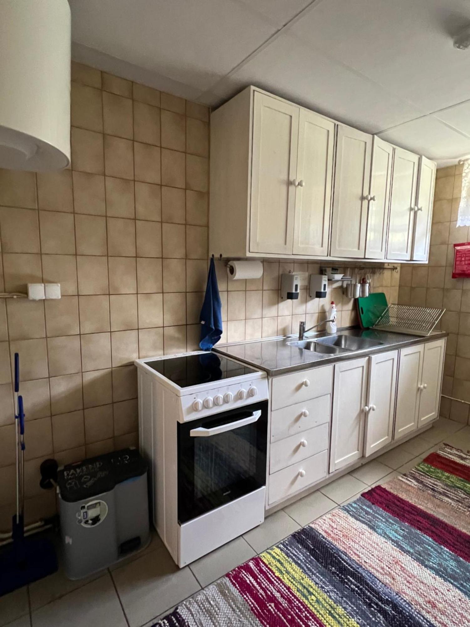 Kihnu Sadama Oeoemaja Guesthouse Lemsi Exteriör bild