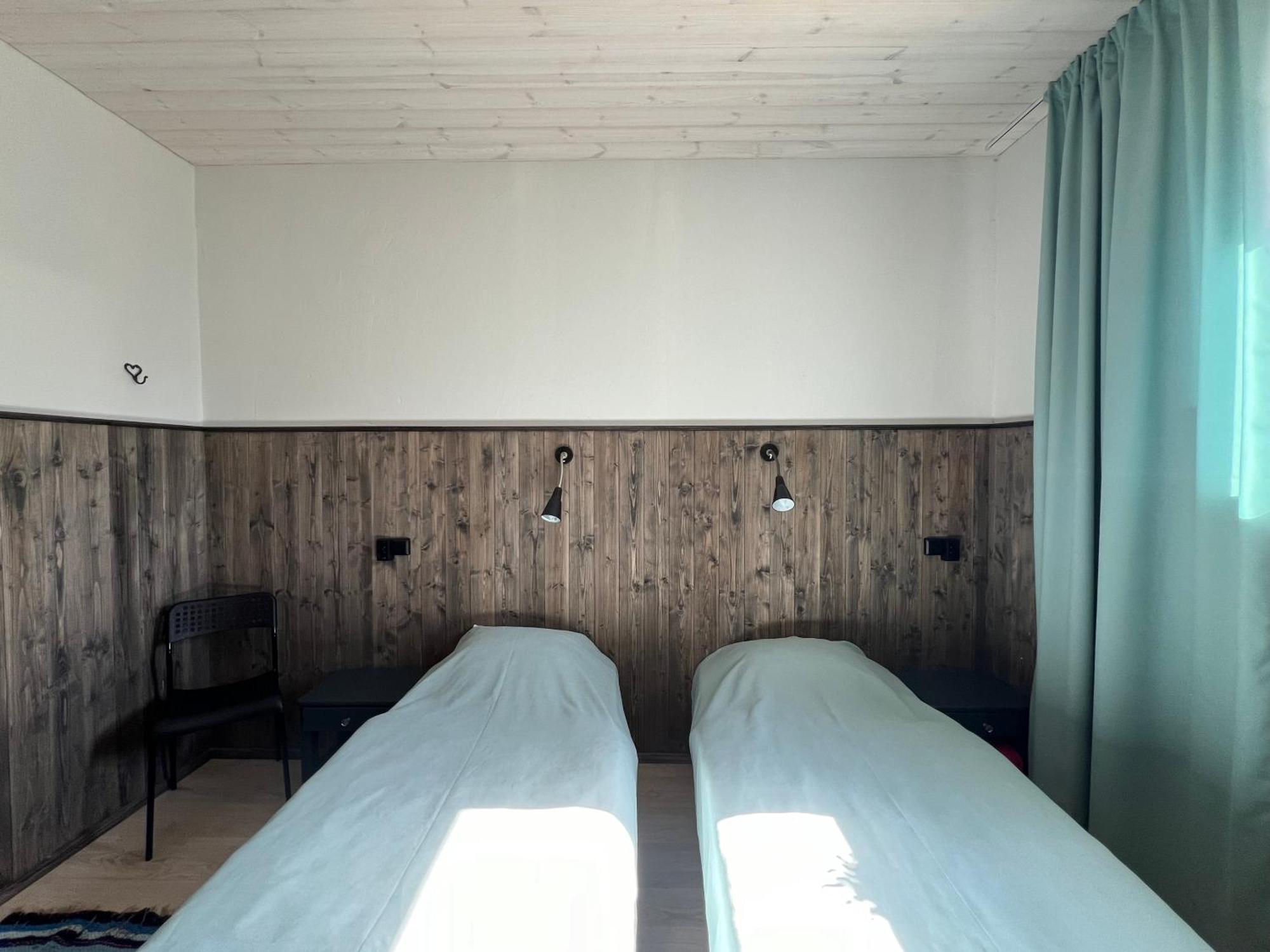 Kihnu Sadama Oeoemaja Guesthouse Lemsi Exteriör bild