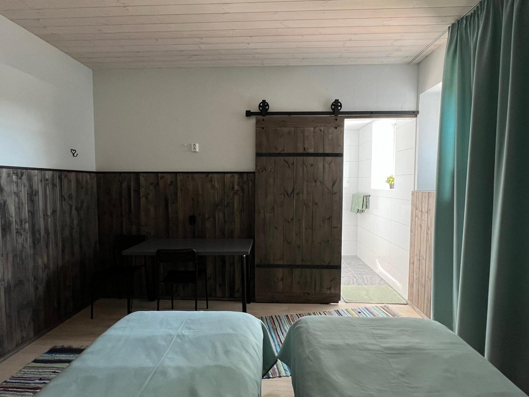 Kihnu Sadama Oeoemaja Guesthouse Lemsi Exteriör bild