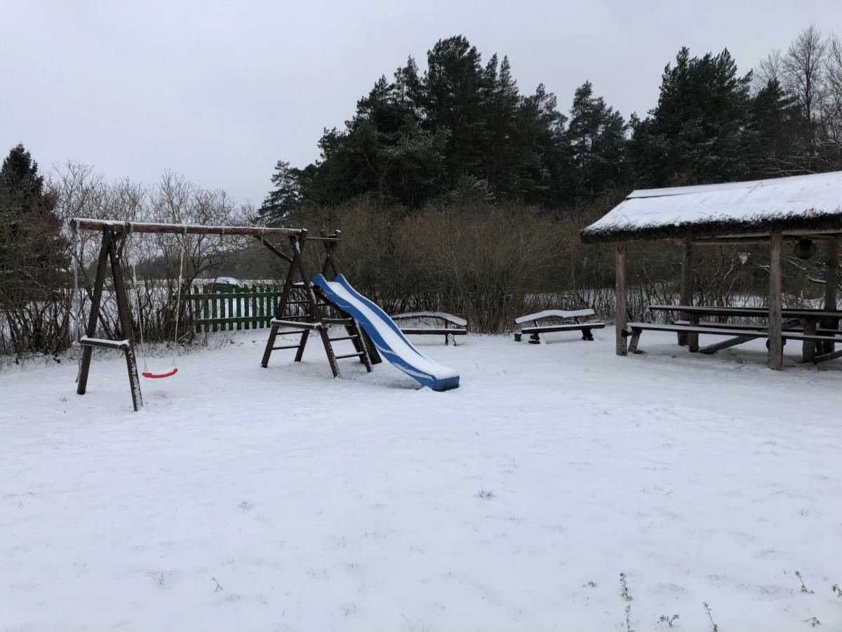 Kihnu Sadama Oeoemaja Guesthouse Lemsi Exteriör bild